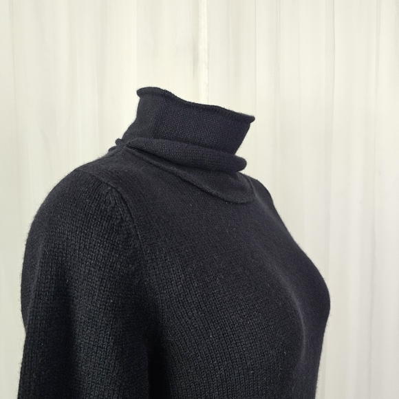 Neiman Marcus Black Cashmere Mockneck Sweater Unique Cuffs Size Large - Picture 7 of 12